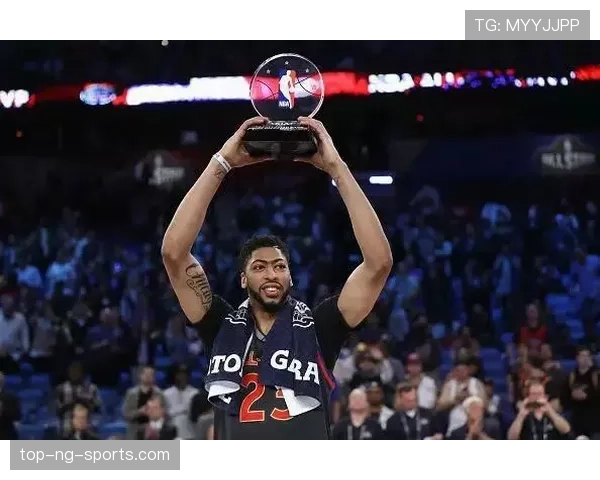 浓眉哥家里光请人擦奖杯的工资都比我年薪高